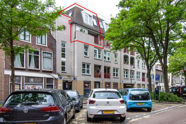 Raam 196b in Gouda