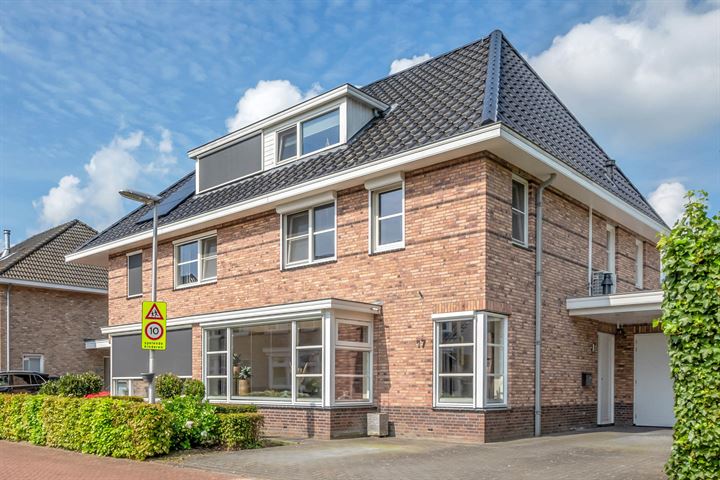 Raanhuisstraat 17 in Delden