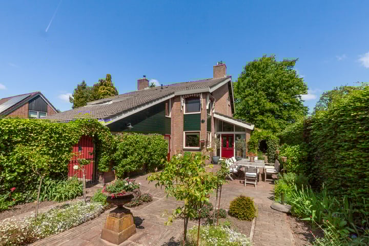 Photo of property Randweg 122, Alblasserdam