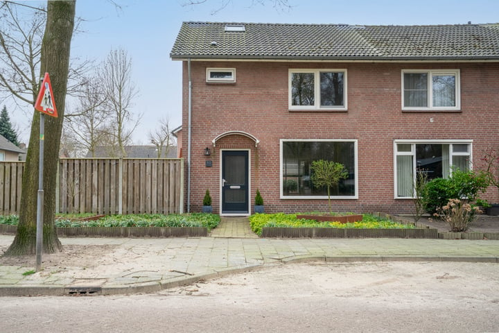 Randwijk 10 in Bakel