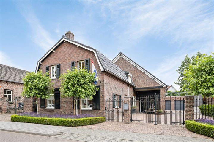 Rector Hendrixstraat 9 in Maasbracht