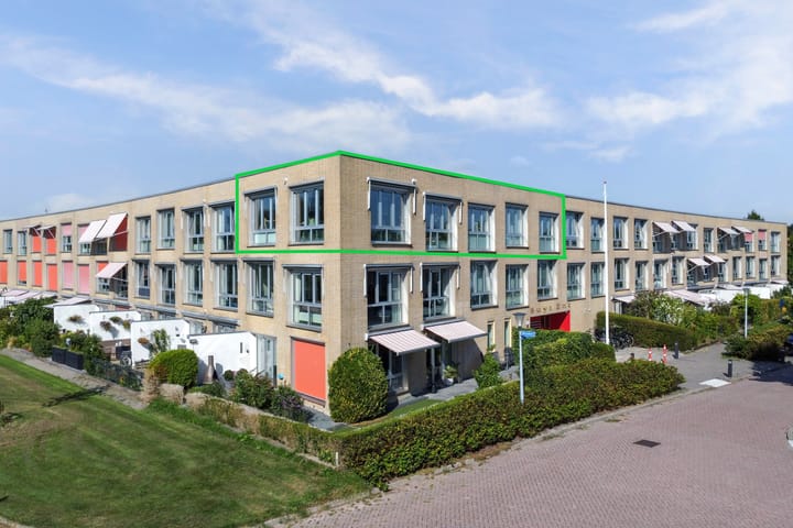 Regelhaalder 110 in Warmenhuizen photo