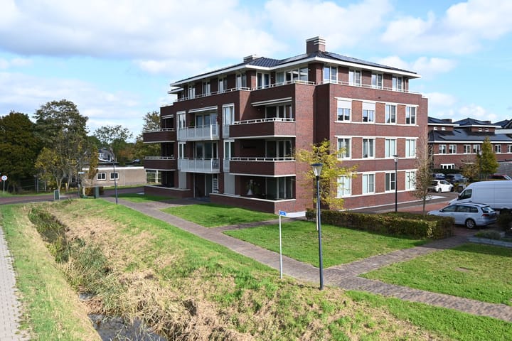 Regenboog 16 in Vinkeveen