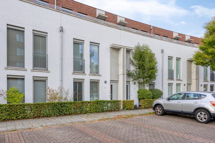 Regenboogven 115 in Veldhoven