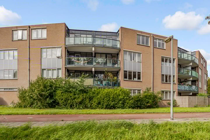 Regentesseweg 72 dans Almere photo