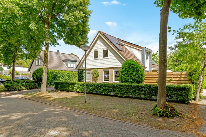 Photo of property Reggeplantsoen 4, Almere