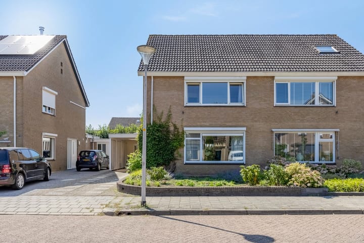 Reggestraat 16 in Enter