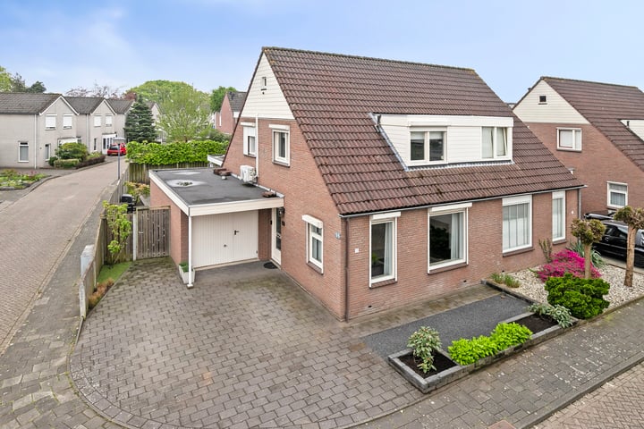 Reggestraat 2 in Helmond