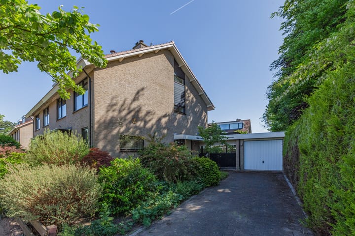 Rembrandt van Rijnlaan 28 in Oegstgeest foto