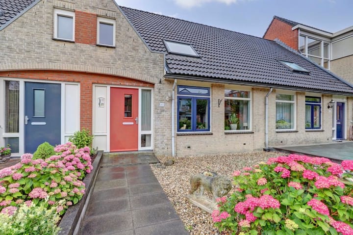 Photo of property Rembrandthof 455, Hardinxveld-Giessendam