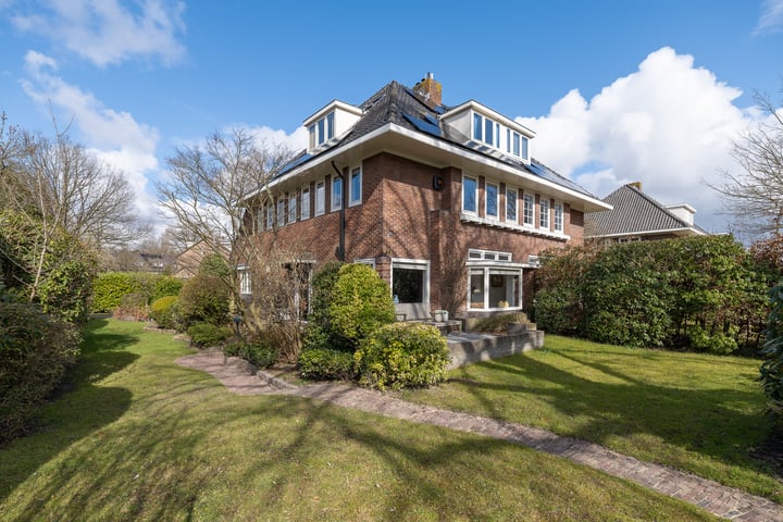 Photo of property Rembrandtlaan 17, Naarden