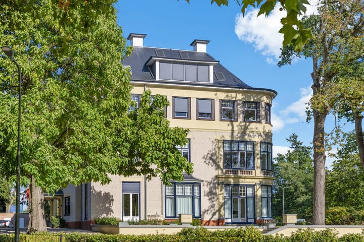 Rembrandtlaan 2-01 in Huis ter Heide