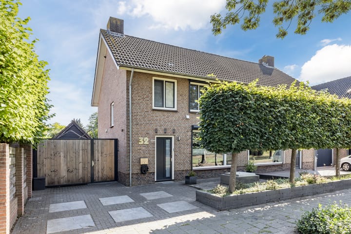 Rembrandtlaan 32 in Rijen foto