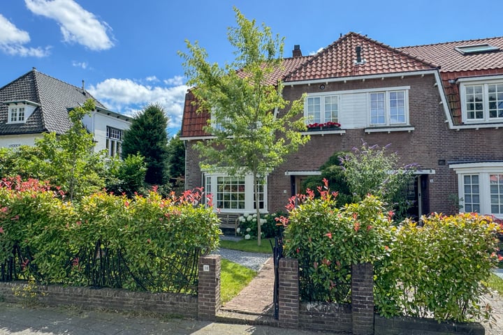 Photo of property Rembrandtlaan 38, Hilversum