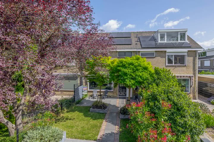 Photo of property Rembrandtstraat 114, Oud-Beijerland