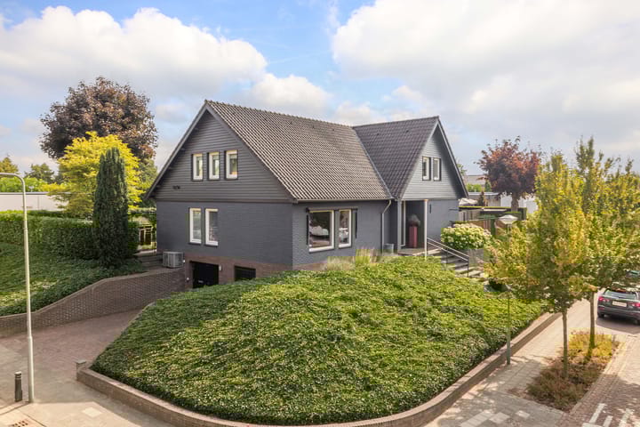 Photo of property Rembrandtstraat 32, Reuver