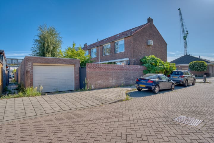 Photo of property Rembrandtstraat 71, Zwijndrecht