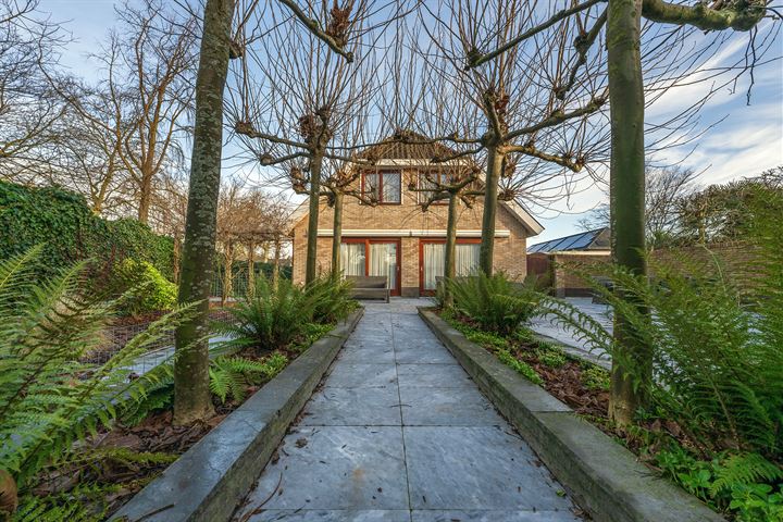Photo of property Rembrandtstraat 8, Oud-Beijerland
