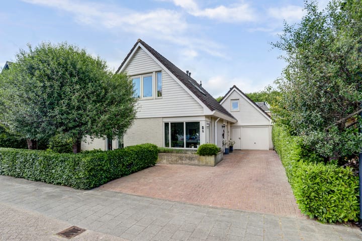 Photo of property Remy van Haanenstraat 8, Oosterhout