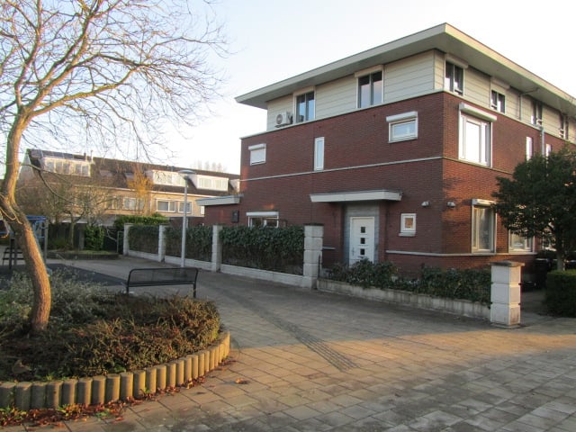 Renate Rubinsteinlaan 19 in Amstelveen foto