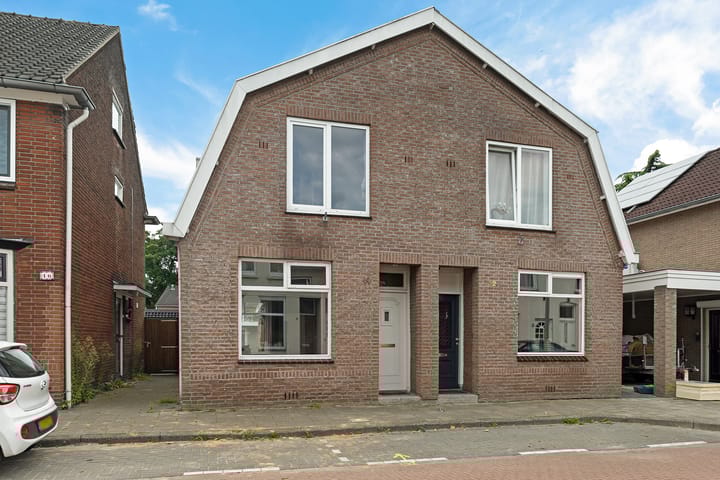 Resedastraat 14 in Enschede photo