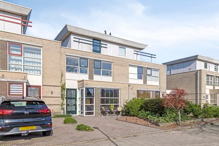 Photo of property Reuzenpandasingel 98, Heerhugowaard