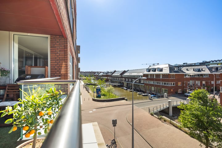 Revaleiland 397 in Amsterdam