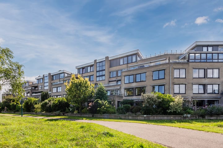 Reviuslaan 74 in Oegstgeest