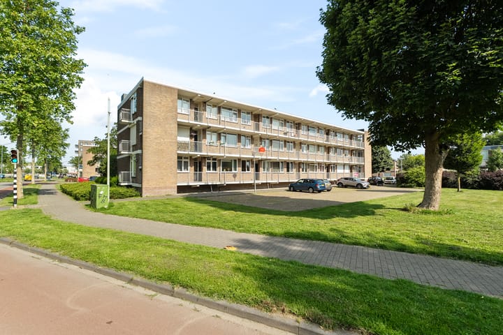 Photo of property Reviusstraat 22, Alkmaar
