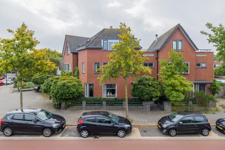Photo of property Rhijngeesterstraatweg 22, Oegstgeest