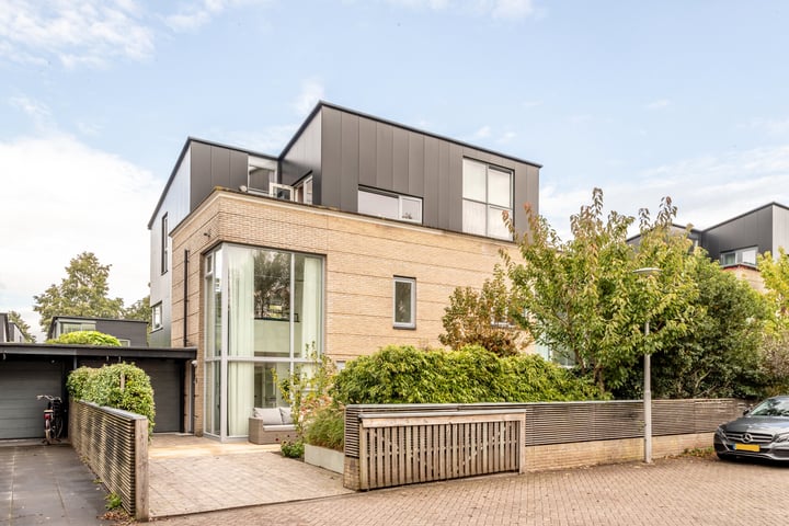 Photo of property Richard Heubergerhof 16, Utrecht