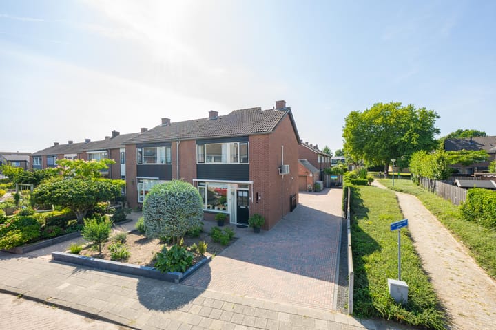 Foto van woning Ridder Alartlaan 8, Buren