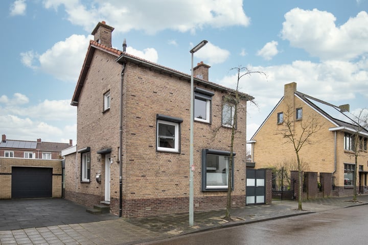 Ridder Hoenstraat 153 in Hoensbroek