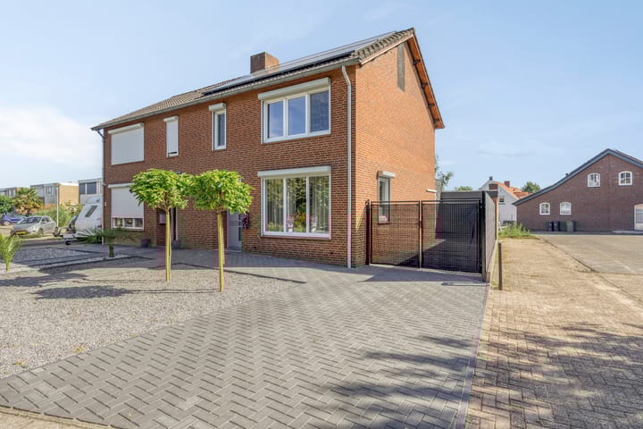 Photo of property Ridder van Asenrodeweg 67, Roermond