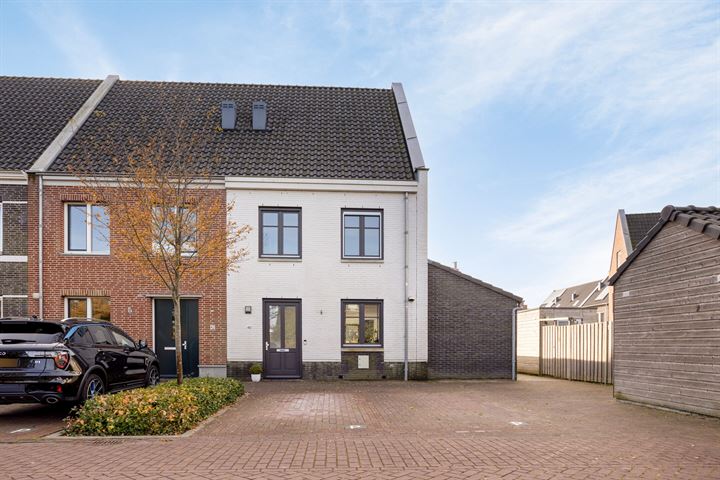 Rietoever 40 in Roelofarendsveen