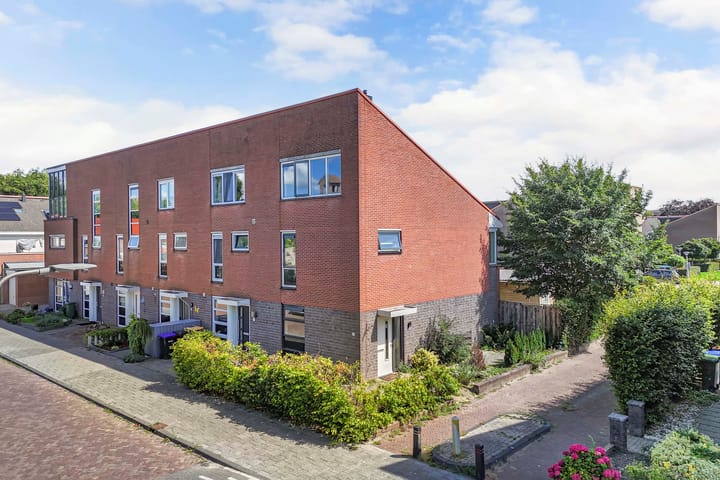 Rietzangerstraat 11 in Emmeloord