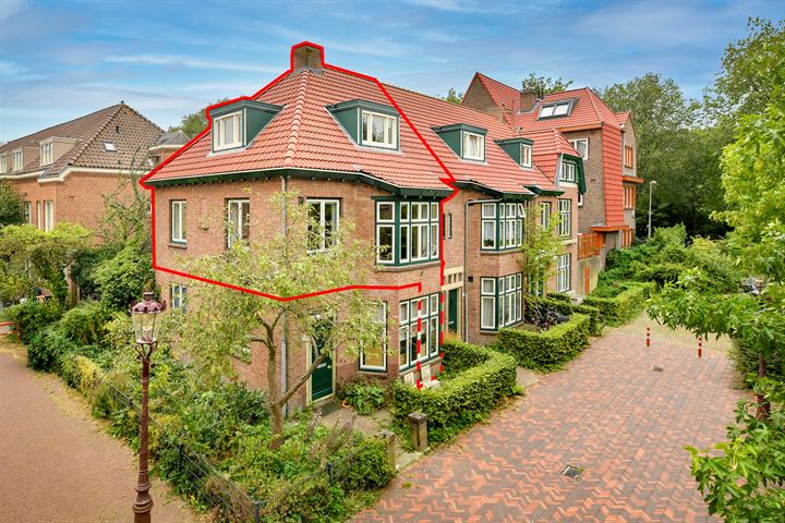 Rietzangerweg 3 in Amsterdam photo