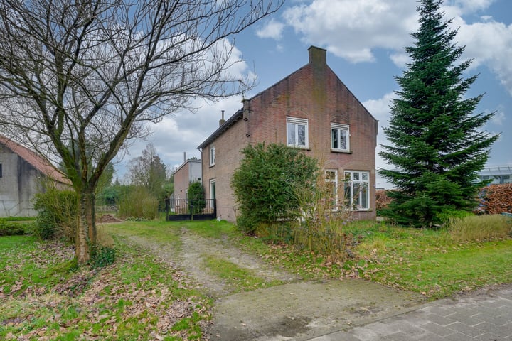 Photo of property Rijksweg 15, Hulten