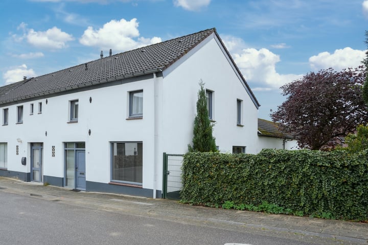 Photo of property Rijksweg 154A, Berg en Terblijt