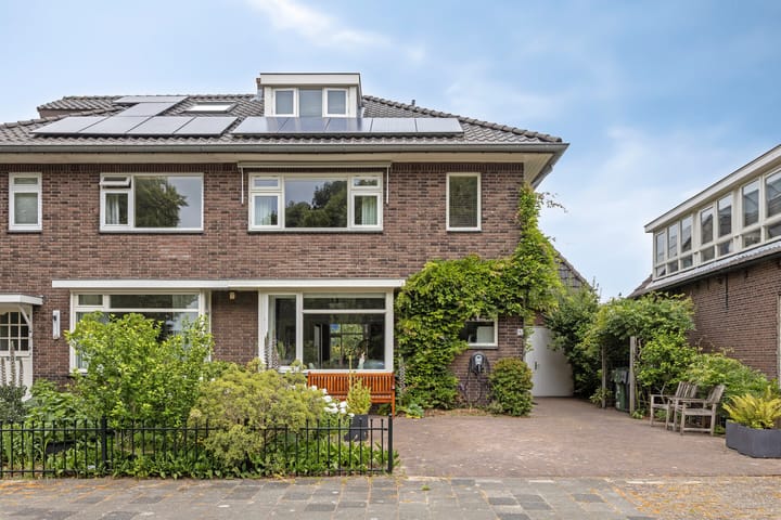 Rijndijk 142 in Leiden