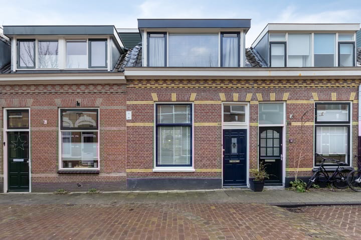Rijndijkstraat 102 in Leiden photo