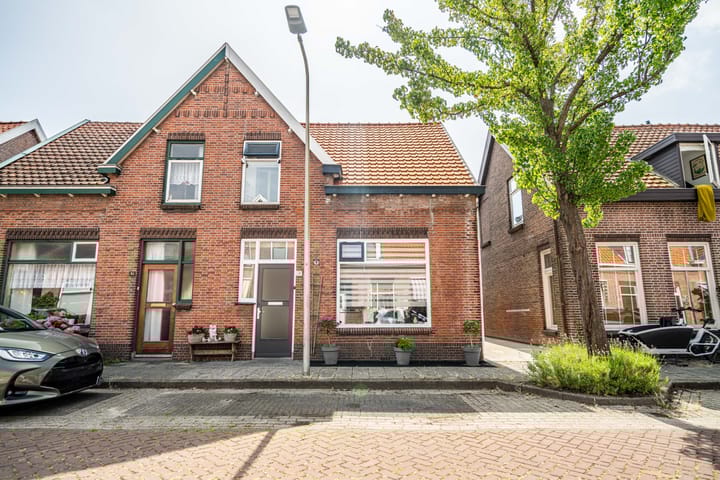 Rijnegommerstraat 16 in Zoeterwoude