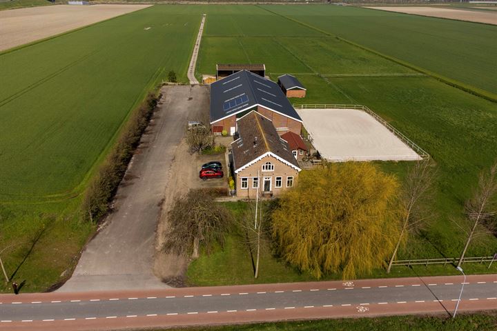 Rijnlanderweg 1489 in Nieuw-Vennep