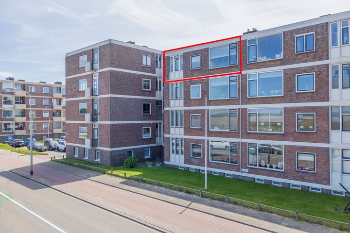 Rijnmond 136 in Katwijk foto