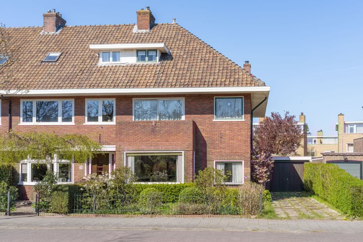 Photo of property Rijnzichtweg 36, Oegstgeest