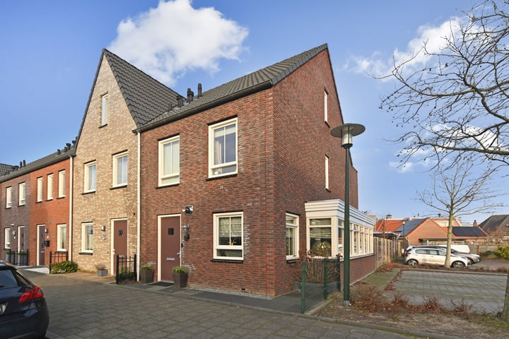 Photo of property Rijsenburgerweg 10B, Poeldijk