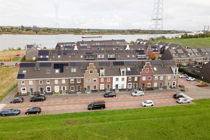 Ringdijk 498h in Ridderkerk