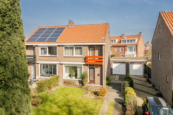 Photo of property Riouwlaan 72, Vlaardingen