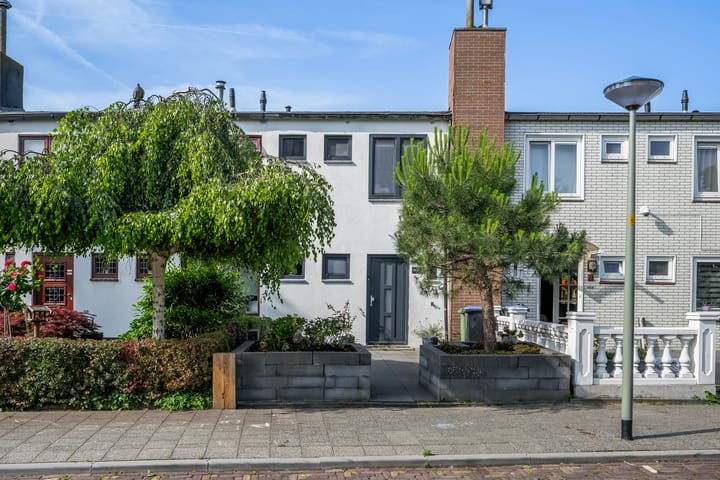 Riouwlaan 79 in Vlaardingen
