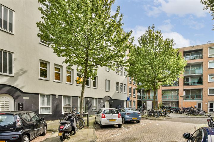 Riouwstraat 107C in Amsterdam